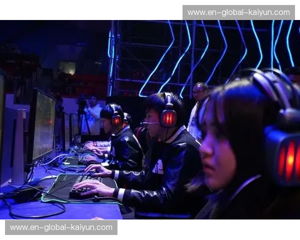 电竞直播：让屏幕上的火花点亮现实世界的观赛新纪元